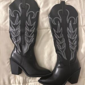 Fashion Nova Black Western Embroidered Block Heel Boots